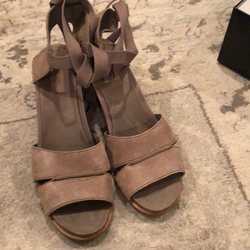 Sorel lace up wedge sandals-taupe